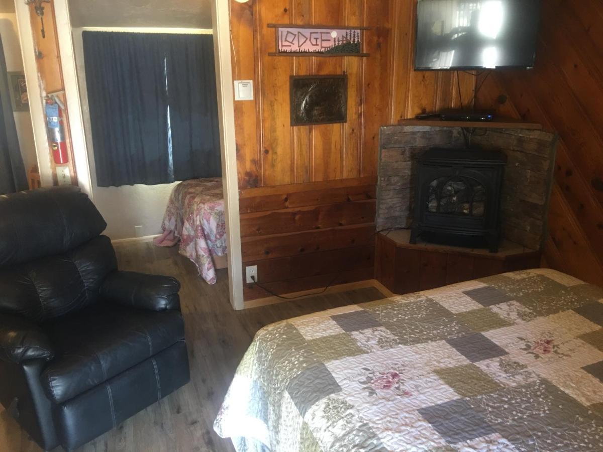 Rainbows End Fishing Resort ไพน์ท็อป-เลคไซด์ ภายนอก รูปภาพ
