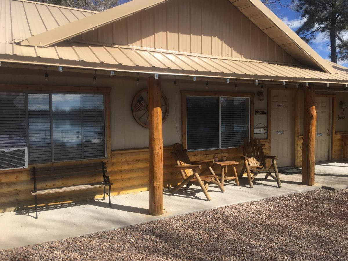 Rainbows End Fishing Resort ไพน์ท็อป-เลคไซด์ ภายนอก รูปภาพ