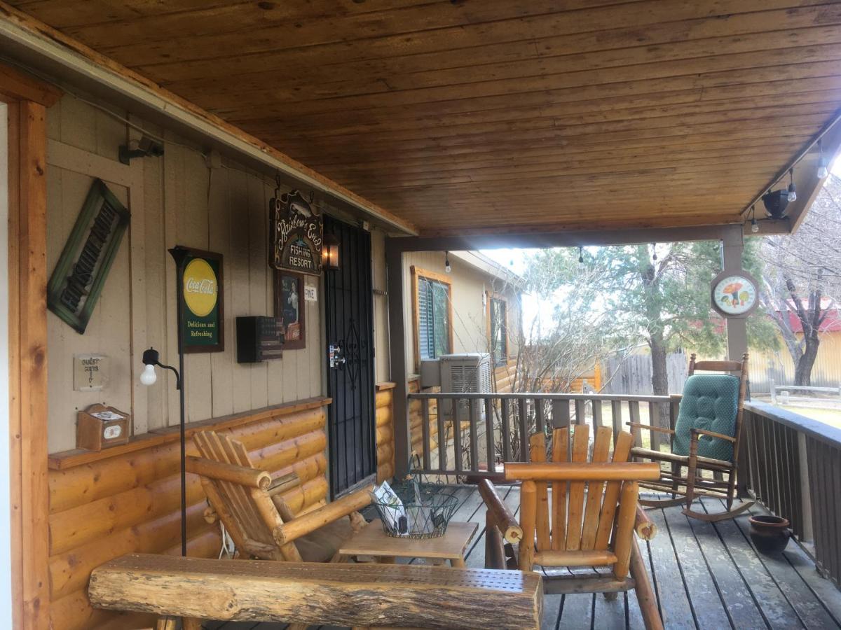 Rainbows End Fishing Resort ไพน์ท็อป-เลคไซด์ ภายนอก รูปภาพ